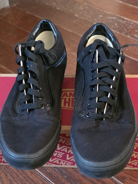 Vans Shoes - Vans Black Low-Top Women's Canvas Sneakers